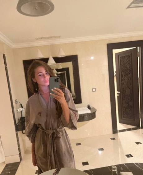 Acarlar Lüks Süit Escort Camila ile VIP Buluşma